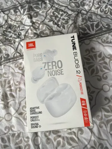 FONES JBL TUNE BUDS 2 COM REDUTOR DE RUÍDO