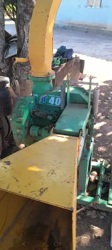 Conjunto motor e ensiladeira 