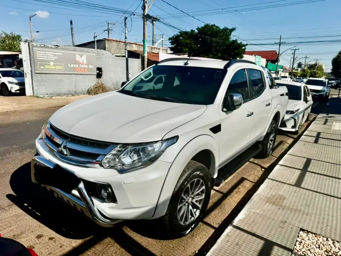 Mitsubishi L200 Triton Sport HPE-S 2.4 CD Dies. AUT 2020