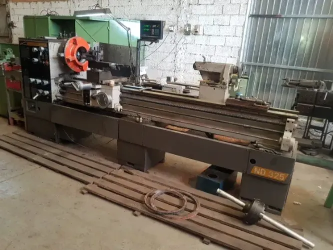 Torno Nardini 325