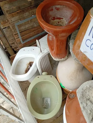Vasos pias e colunas de saldo
