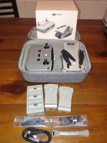 Dji Mini 3 combo duas Baterias, Carregador e case