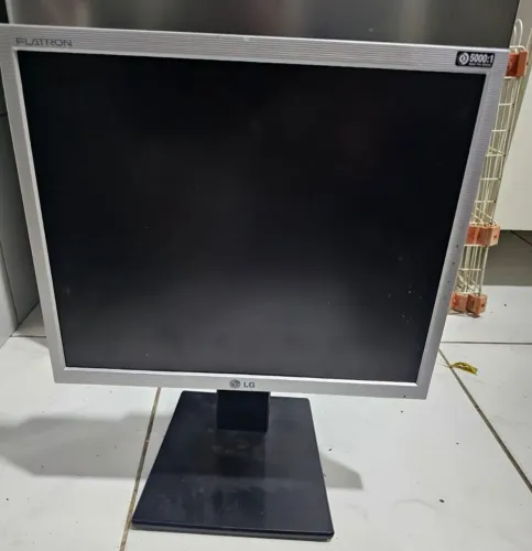 Monitor LG Flatron 17 Polegadas LCD - VGA