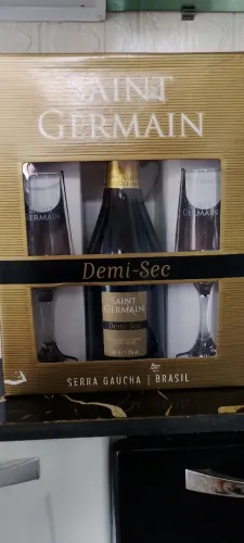 Kit Espumante Saint Germain Demi-Sec