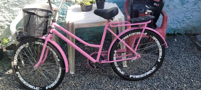 Bicicleta Semi nova usada poucas vezes