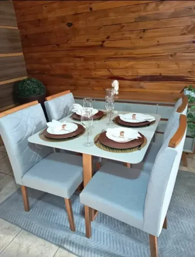 Mesa compacta de Jantar com 4 cadeiras + jogo de talheres
