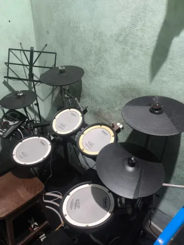 ALUGO ou VENDO Bateria Roland td11kv completa!!!! LEIA A DESCRIÇÃO!!!!
