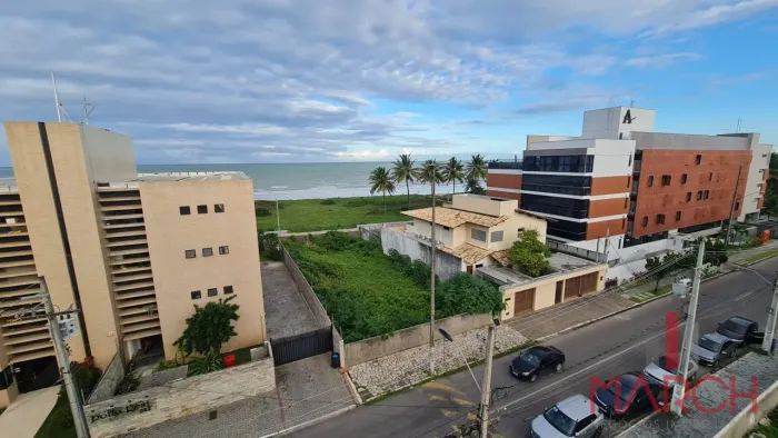 Alugo flat com elevador e piscina, em frente à praia de Intermares