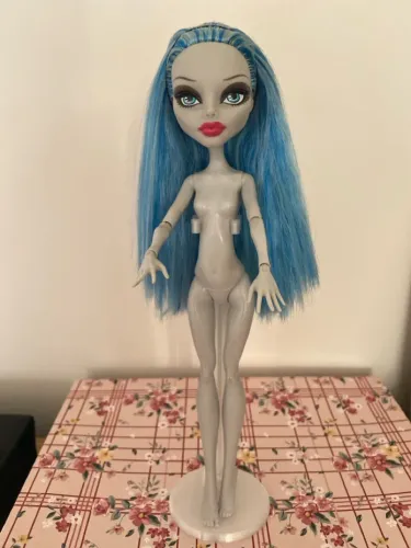 Ghoulia Monster High(Não aceito ofertas)