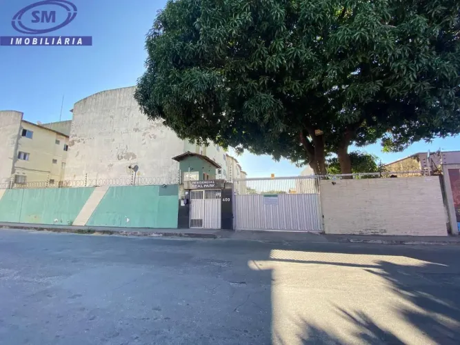 Apartamento com 2 dormitórios para alugar, 54 m² por R$ 1.245,00/mês - Barroso - Fortaleza