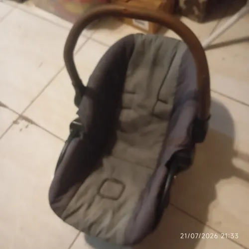 Bebê conforto pra carro 
