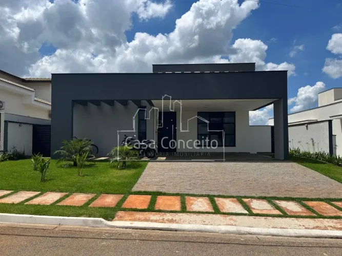 Casa de Condomínio Para Vender com 4 quartos 2 suítes no bairro Araçoiabinha em Araçoiaba