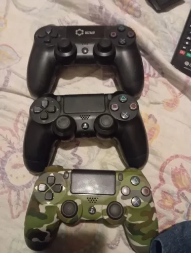 Vendo controles ps4 com defeito