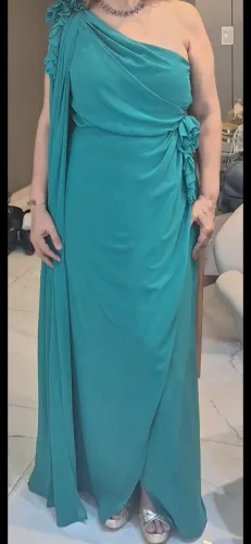 Look completo ocasiões especiais! Vestido (44 ao 46) e Sandália (37). Peças usadas uma vez