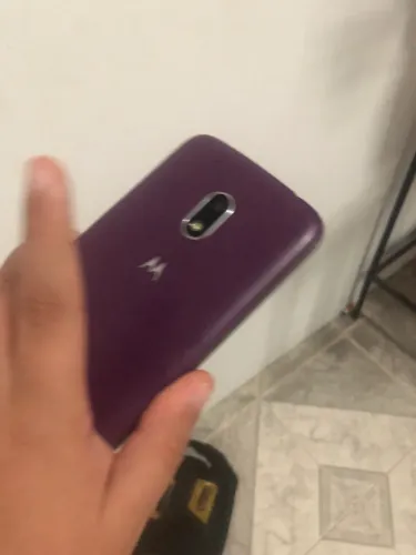 Motorola g7 semi novo com carregado fone de ouvido original 2 carcassas tudo original 