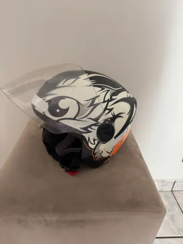 Capacete