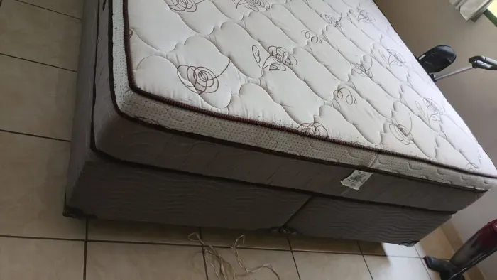Cama box Queen