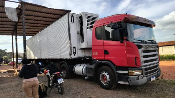 Scania e camara fria 