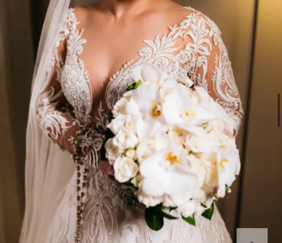 Vestido de noiva completo com saia armada