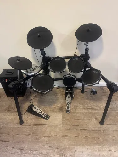 Bateria eletrônica X PRO ED 20. Aceito bateria acústica como parte do pagamento 