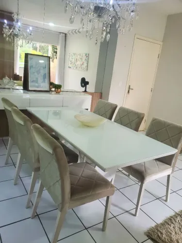 Mesa laca com tampo de vidro extra clean, jogo de 6 cadeiras em veludo
