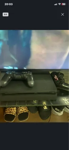 Ps4 slim 1Tb seminovo leia a legenda!!