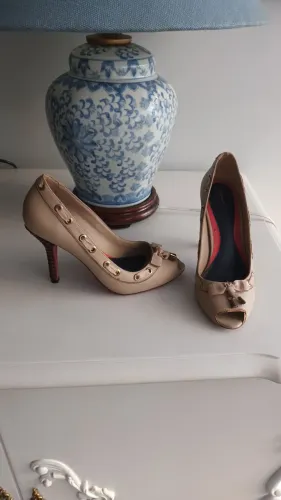 Sapato peep toe Zeferino