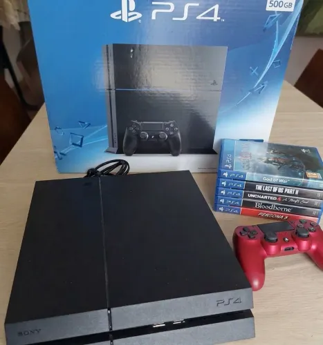 Ps4 com 1 controle e 5 jogos (desapego para pagar contas)