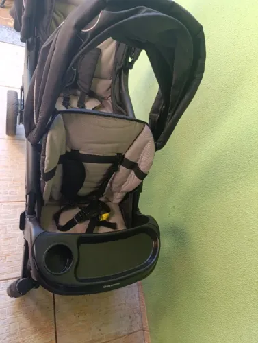 Carrinho de bebê gêmeos 