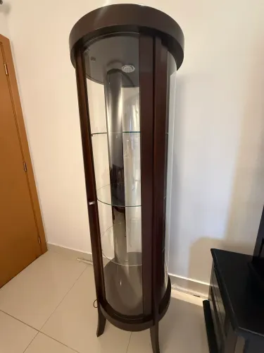 Cristaleira / Vitrine em vidro - Design elegante