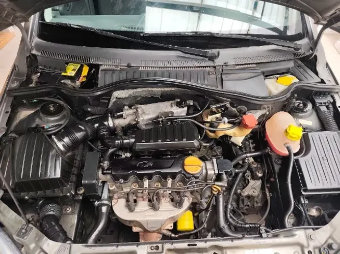 Chevrolet Corsa Hatchback 1.8 MPFI Flexpower 8V 5P 2004