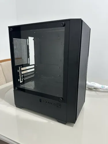Gabinete mid-tower mesh 