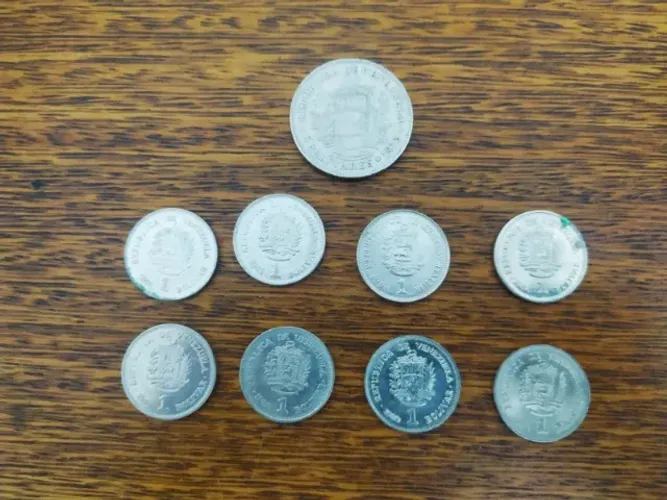 Conjunto de 9 Moedas Antigas