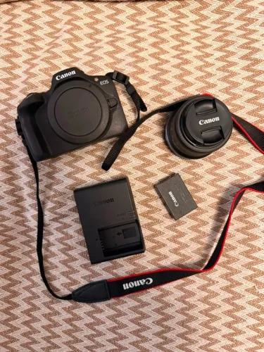 CANON EOS R100 + Lente RF-S 18-45mm IS STM + Kit Completo