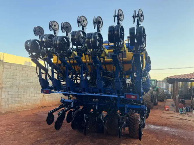 Plantadera tatu 15 linhas auto Trasporte ano 2021