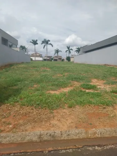 Terreno em Condomínio | 375m² | Condomínio Terra Vista