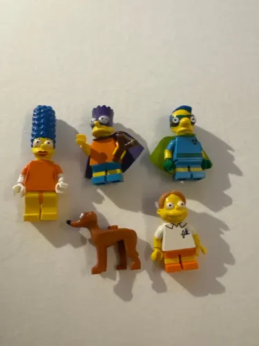Lego Minifiguras Simpsons - 35 reais cada 