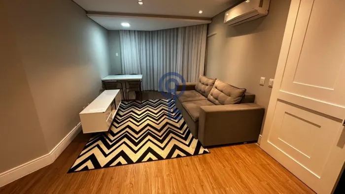 Apartamento 3 Dormitórios com Suíte - Mobiliado | Centro de Florianópolis Próximo ao Beira