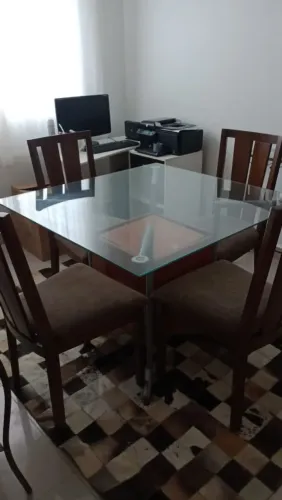 Só R$590 Mesa com 4 Cadeiras Madeira Maciça e Vídeo Torro Hoje Por R$590 Ótimo Estado