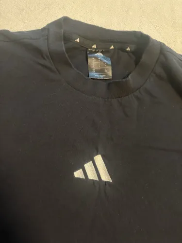 Camiseta adidas