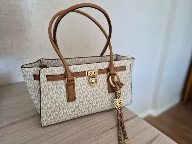 Bolsa Michael Kors muito nova
