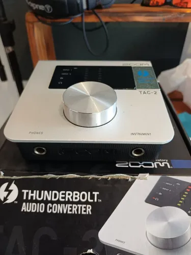 Interface de áudio Zoom Tac-2 Thunderbolt
