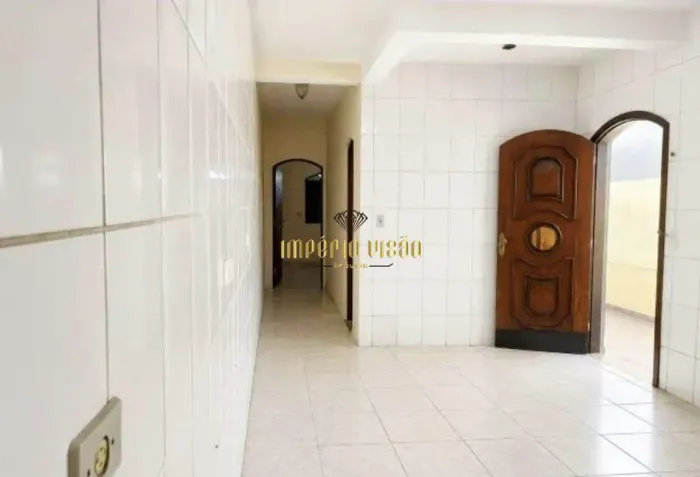 Casa para Alugar com 5 Quartos sendo 1 Suíte na Vila Maria de Maggi em Suzano - SP