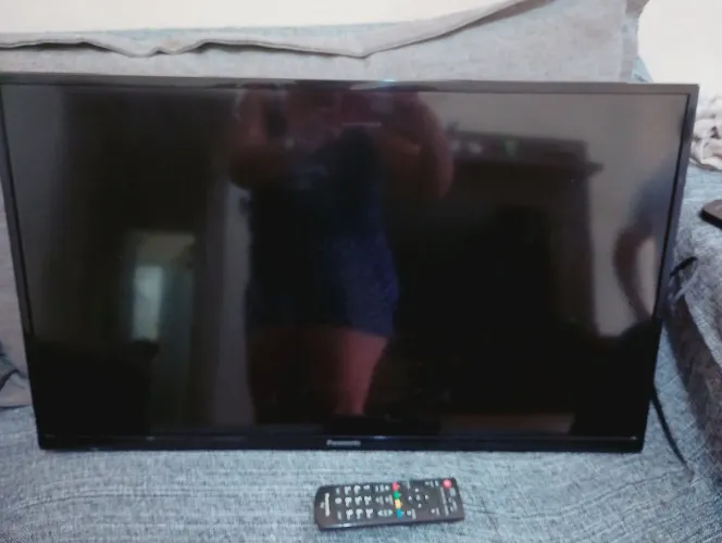 TV Panasonic 32 polegadas (NÃO É SMART)