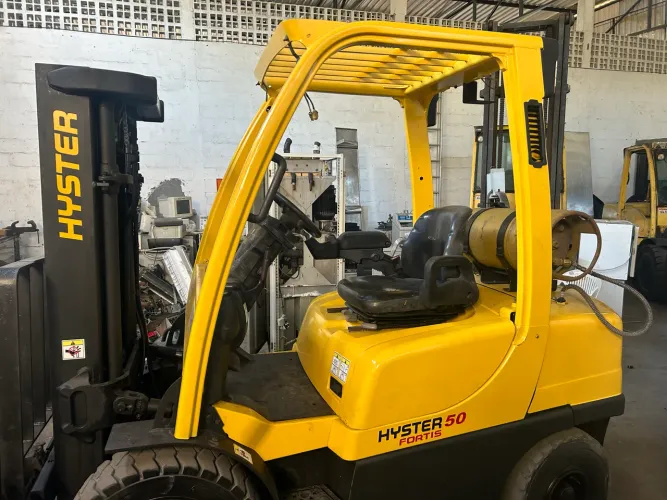 Empilhadeira Hyster 2,5 Ton