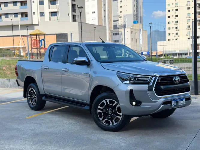 Toyota Hilux CD SRX 4X4 2.8 TDI 16V Diesel Aut. 2023