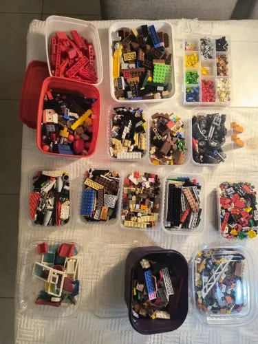 Kit Lego com aprox 3.600 peças