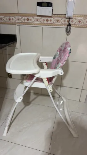 Cadeirinha de alimentação infantil