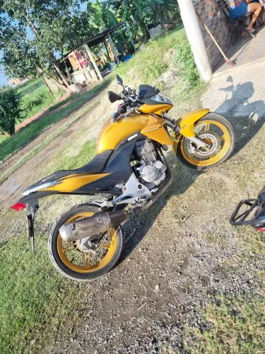 Cb300r dourada