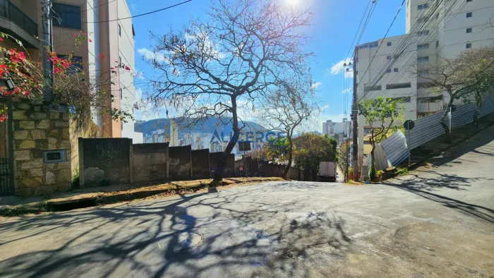 Terreno ou lote à venda com 371m² no Granbery!